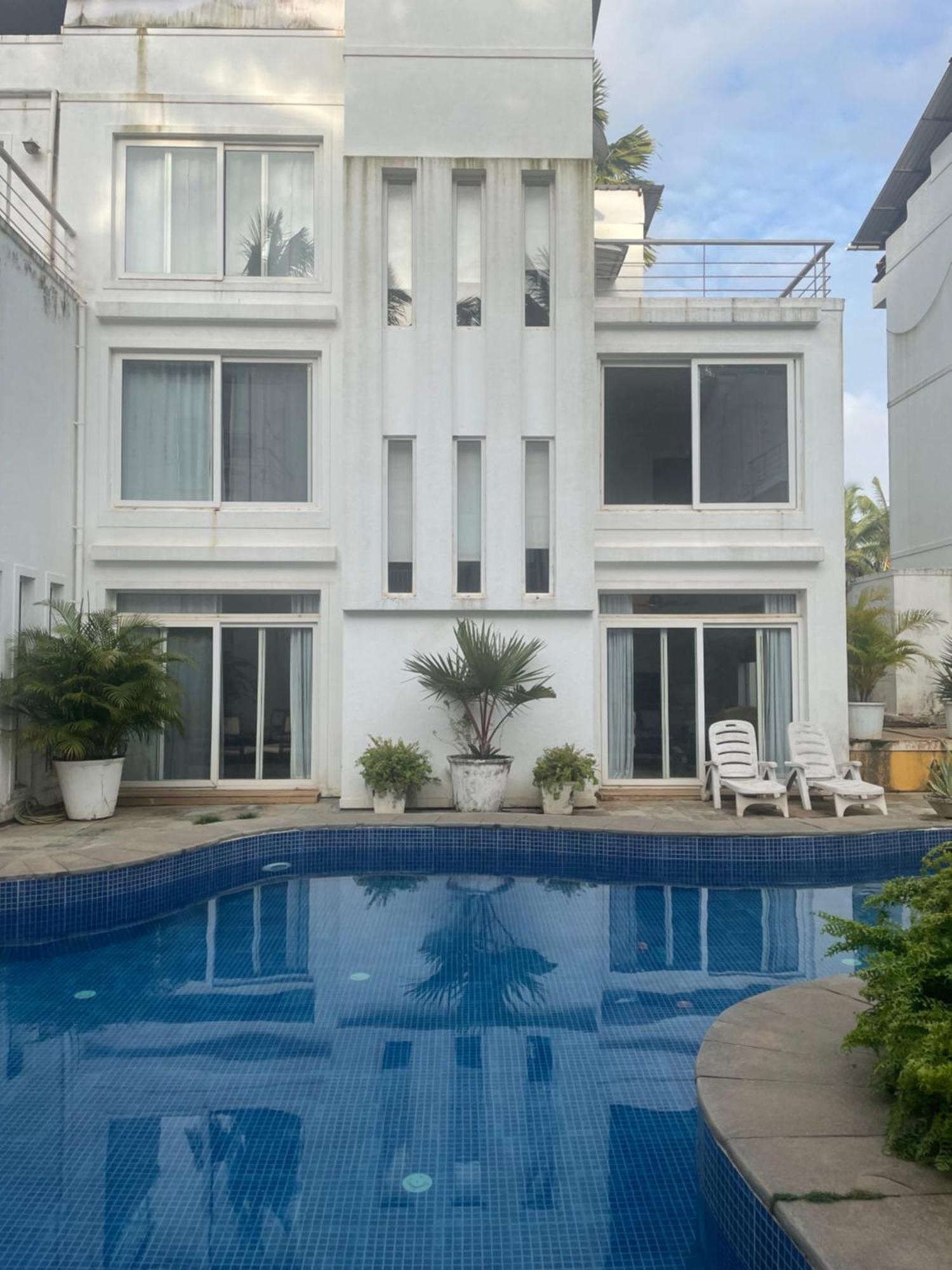 M - Jia 4: Beachside Pool With Breakfast *